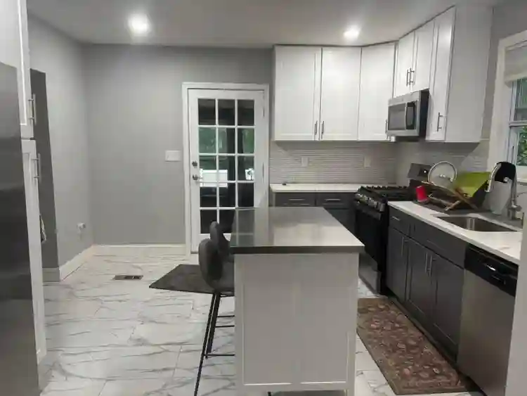 Unfurnished room $750/month