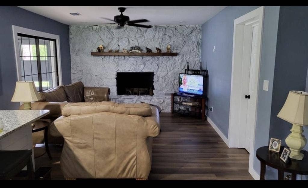 Quite & Comfortable Room For Senior