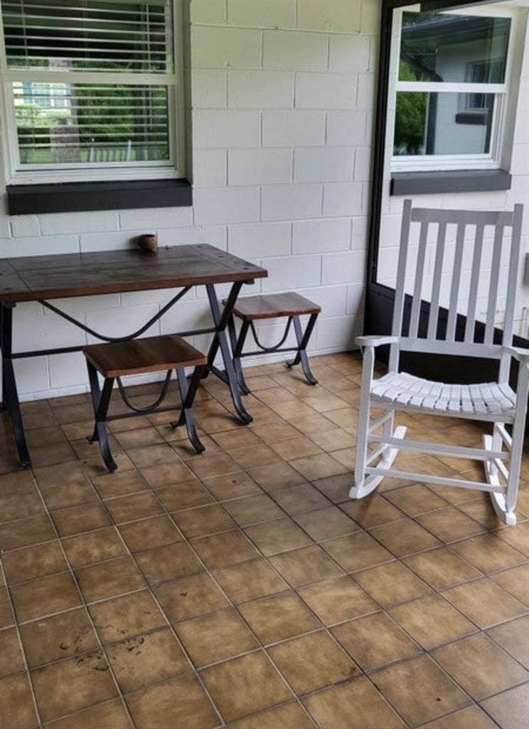 Quite & Comfortable Room For Senior