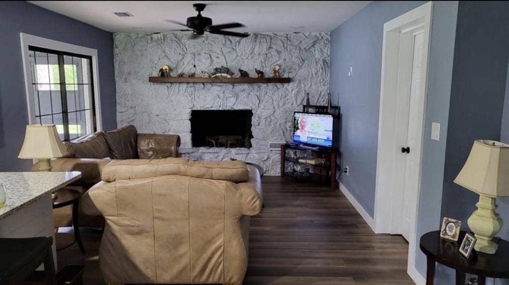 Quite & Comfortable Room For Senior