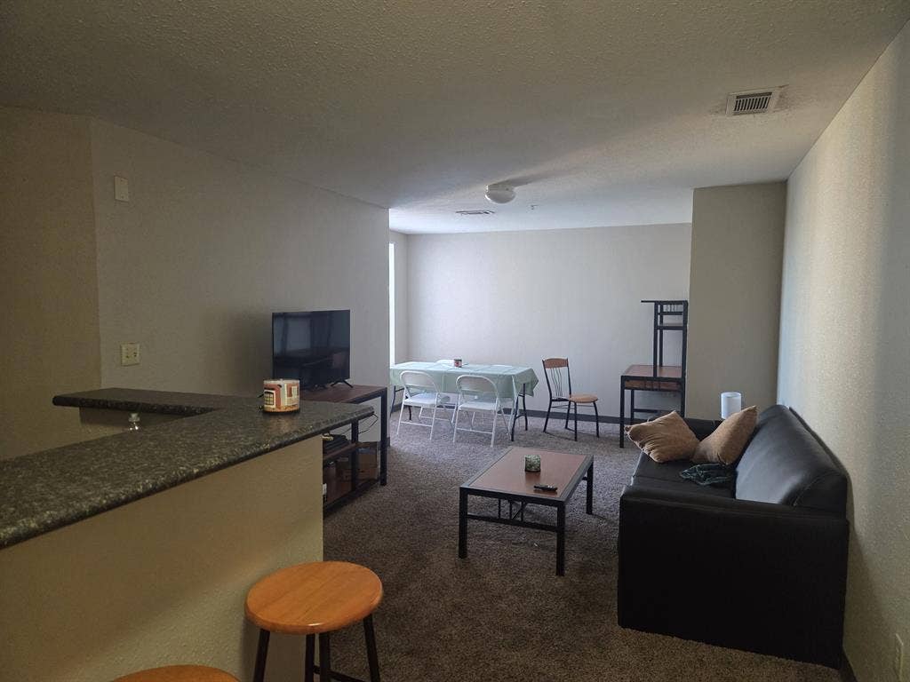 Lease takeover at CP Cincy ASAP!