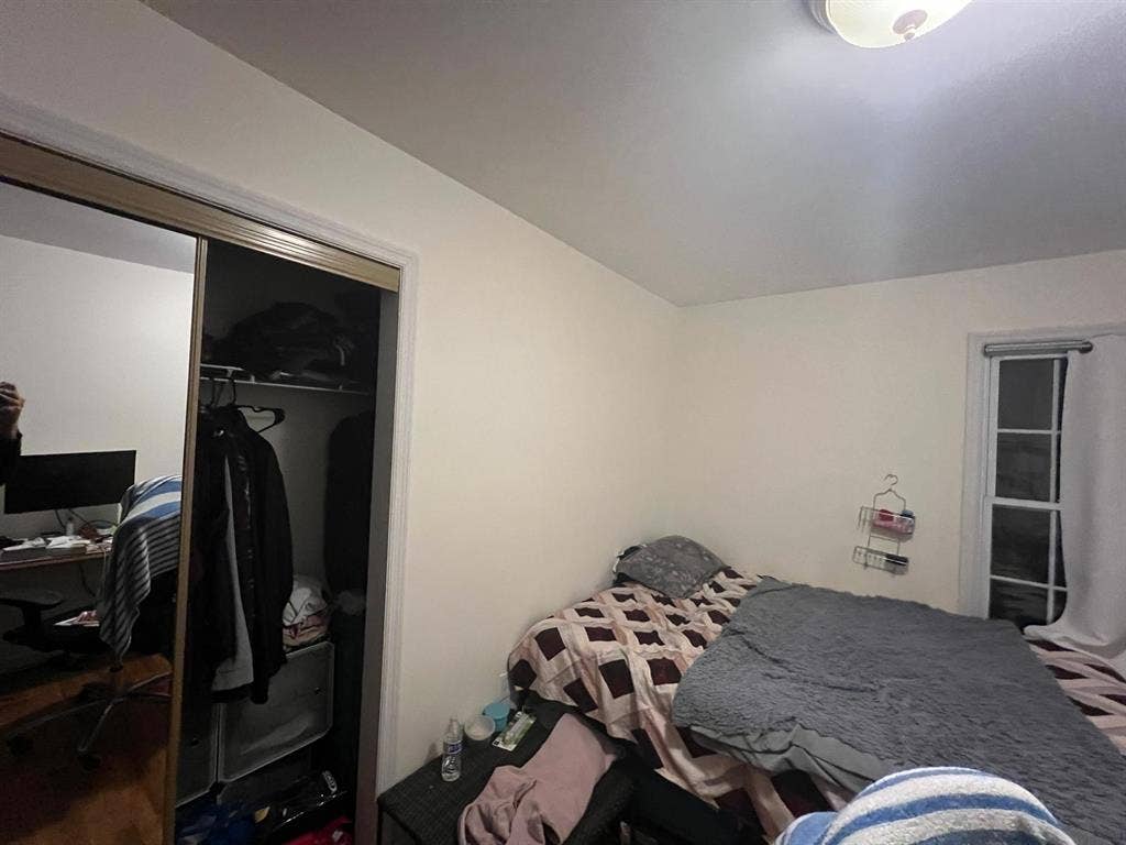 Private Room in 190 Randolph Ave