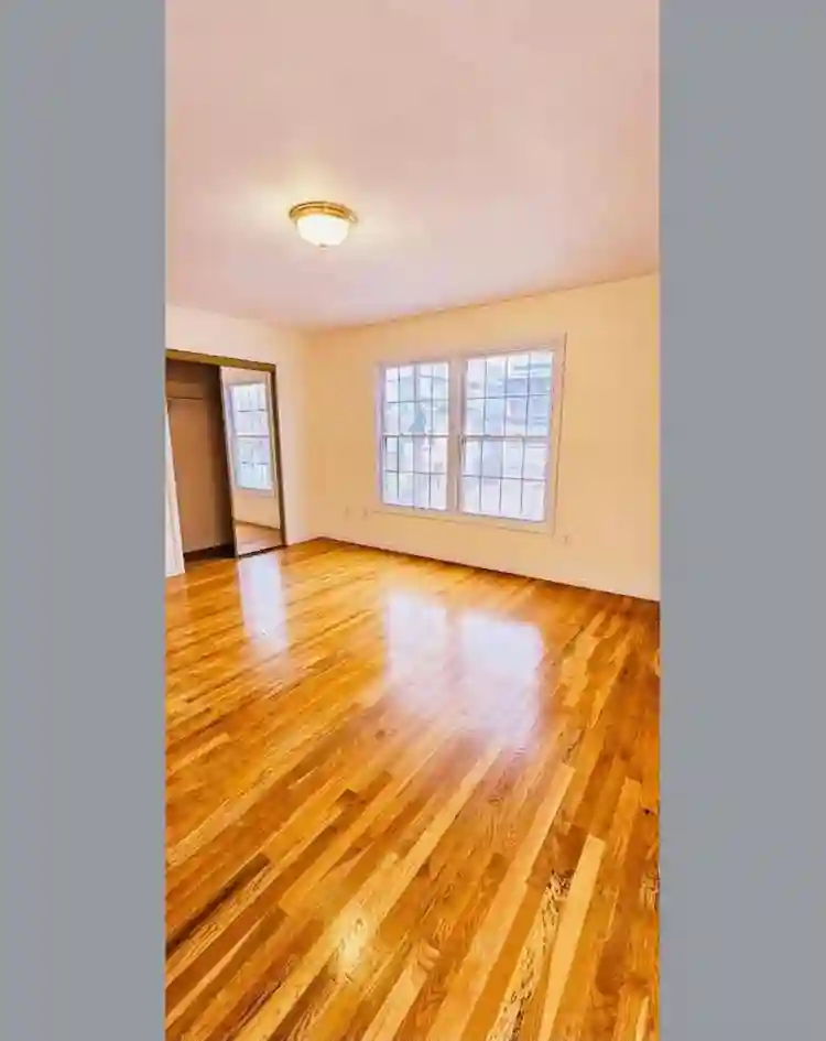 Private Room in 190 Randolph Ave