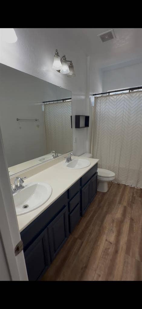 Room for rent gated community!!!