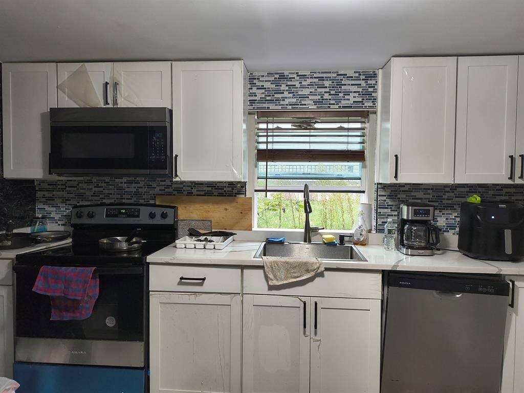Private Furnished Room for Rent – R