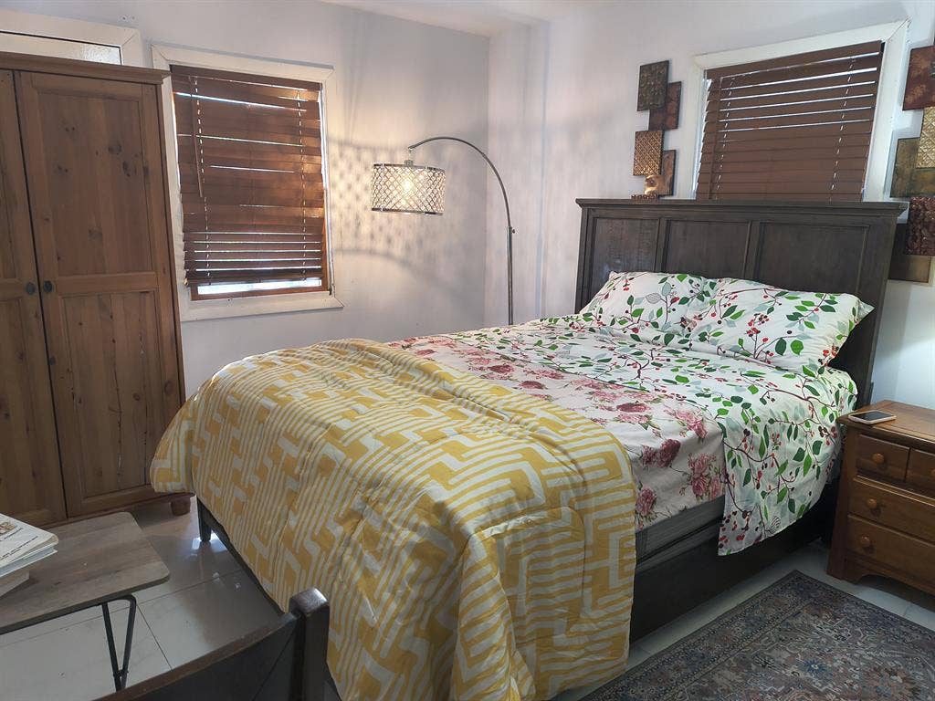 Private Furnished Room for Rent – R