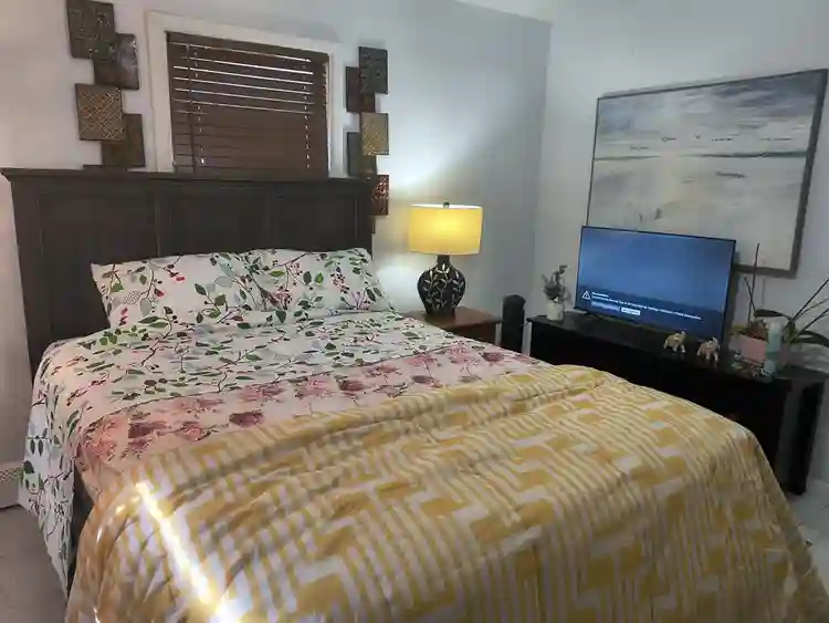 Private Furnished Room for Rent – R