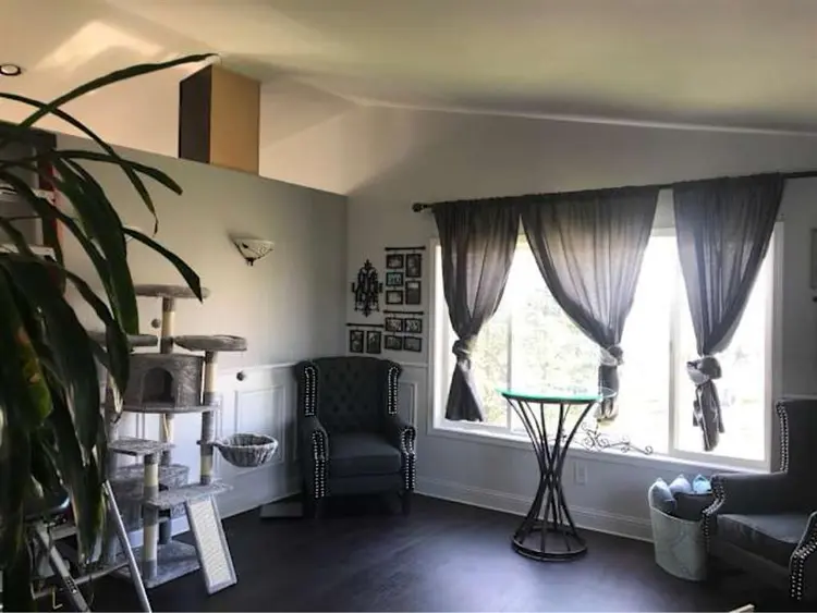 Private bedroom in large Tri-level