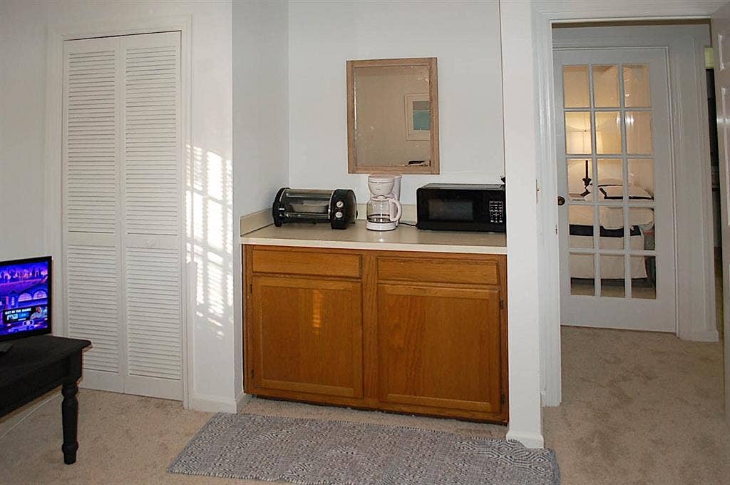 Private 3-Room Suite, $850.