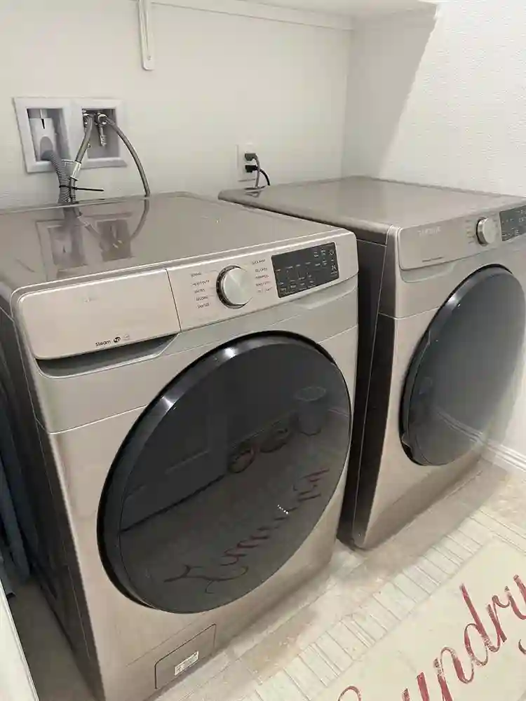 Female Tenants Spacious Clean Rooms