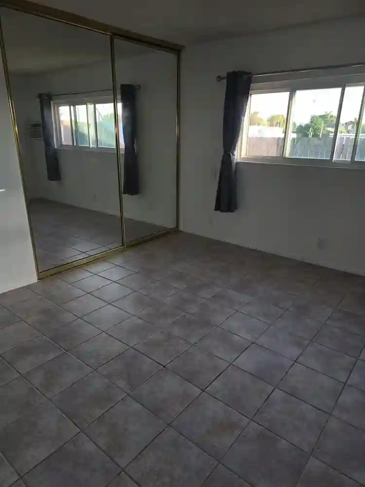 Huge Private 2-Room Suite