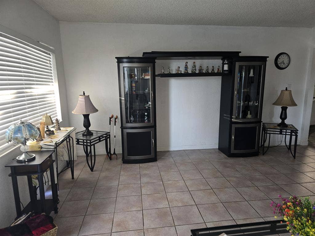 Huge Private 2-Room Suite