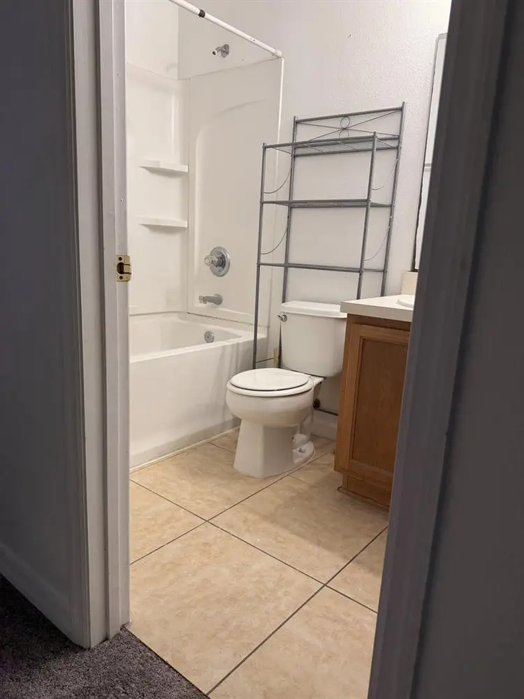 Looking for a roommate
