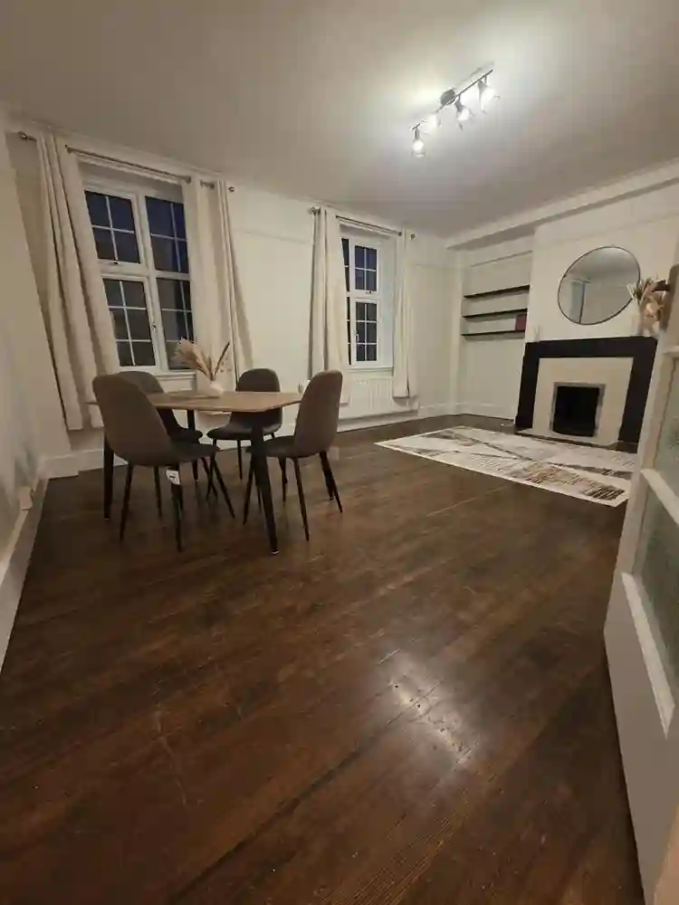 Bright Furnished Room in Newly Refu