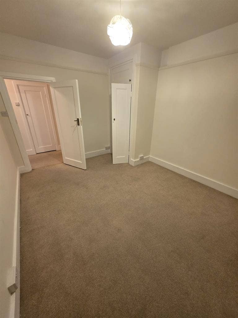 Bright Furnished Room in Newly Refu