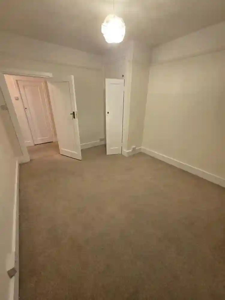 Bright Furnished Room in Newly Refu