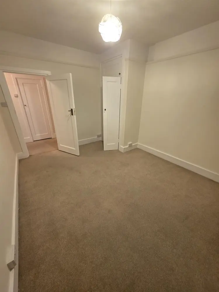 Bright Furnished Room in Newly Refu
