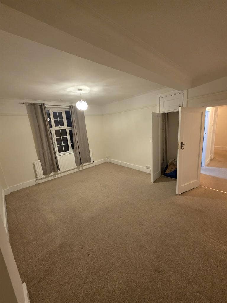 Bright Furnished Room in Newly Refu