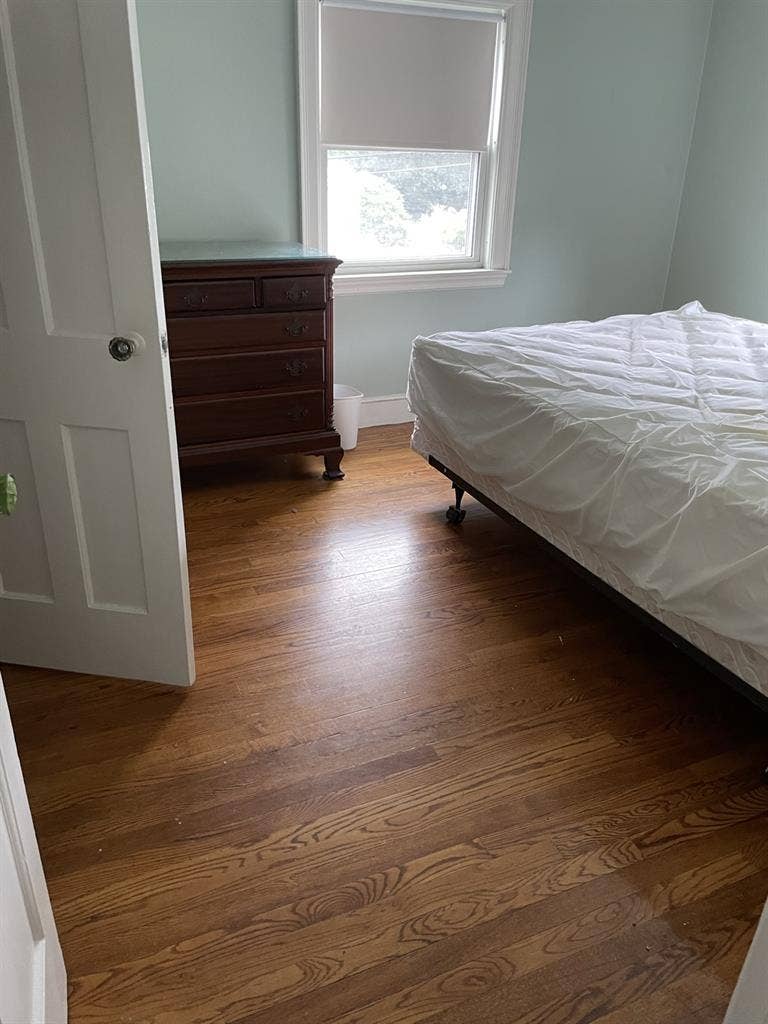 Room for rent in West Roxbury