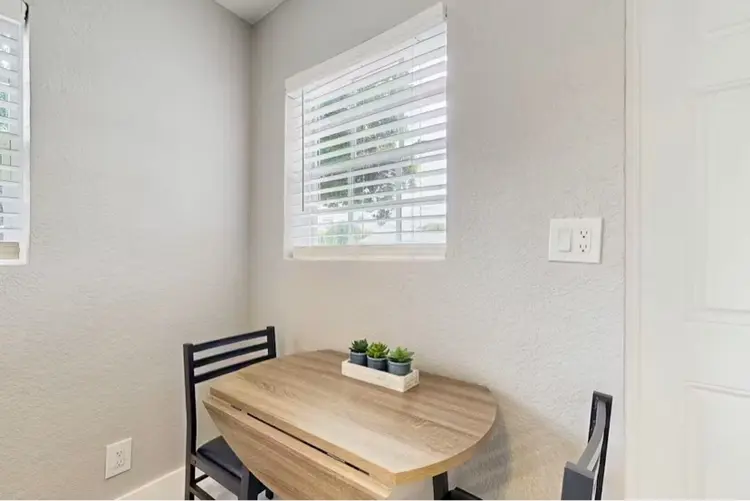 Charming Home - Enclosed Yard