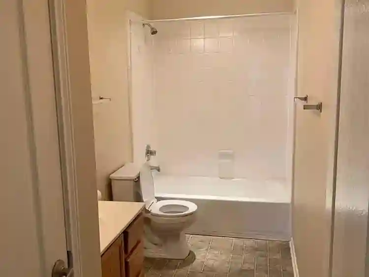 3bedr00m apartment's