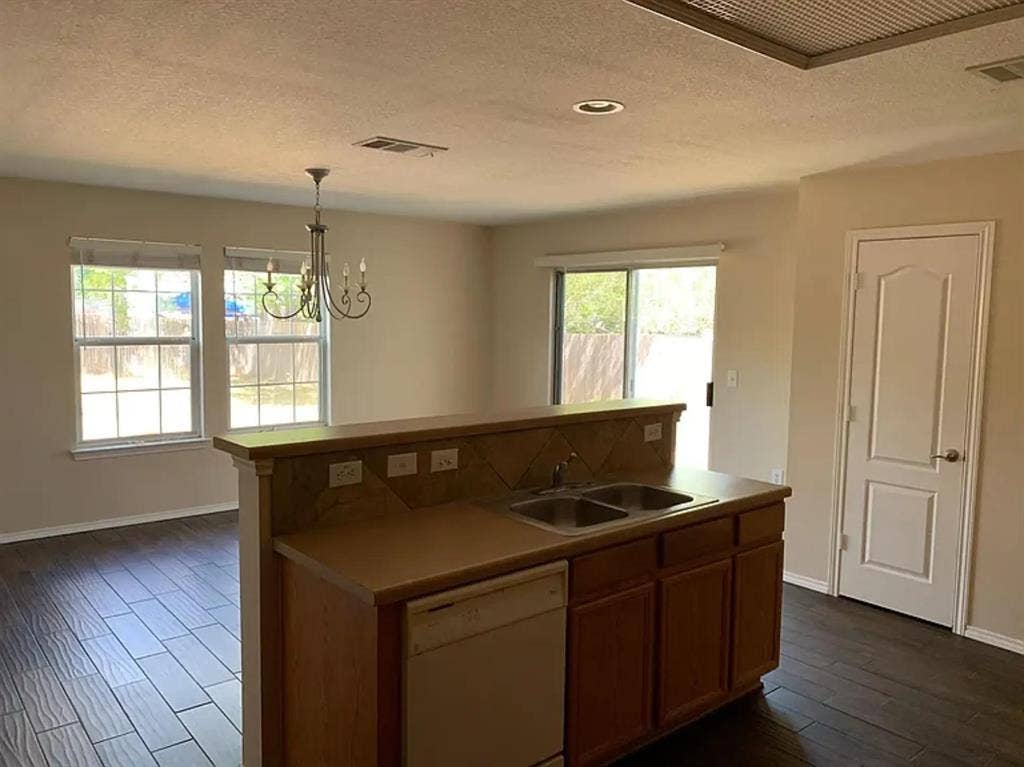 3bedr00m apartment's