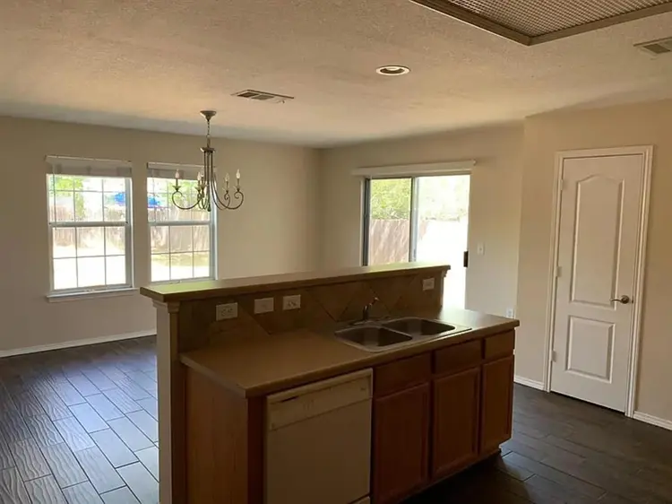 3bedr00m apartment's