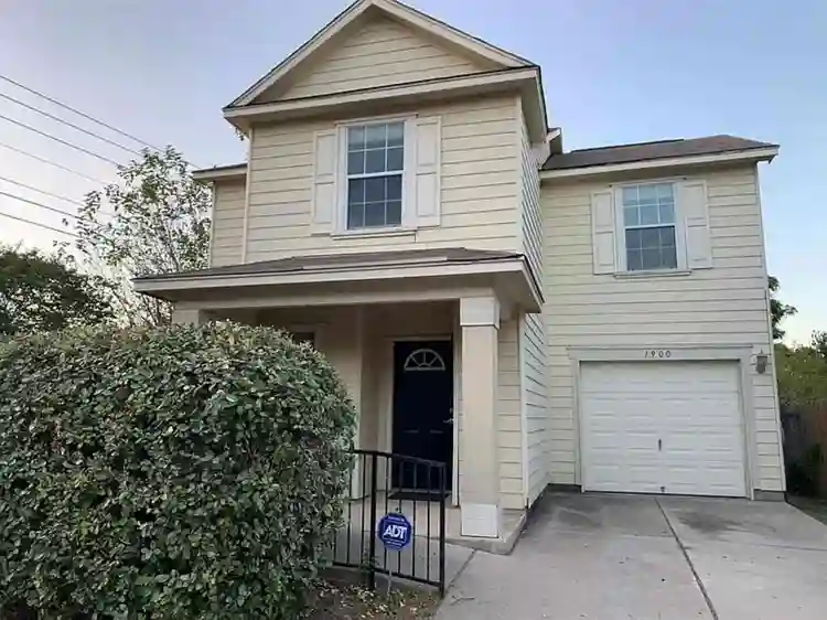3bedr00m apartment's