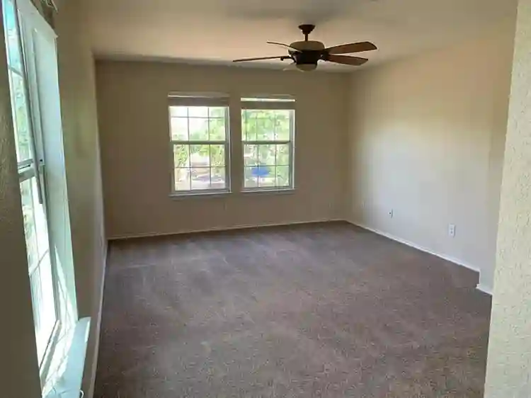 3bedr00m apartment's