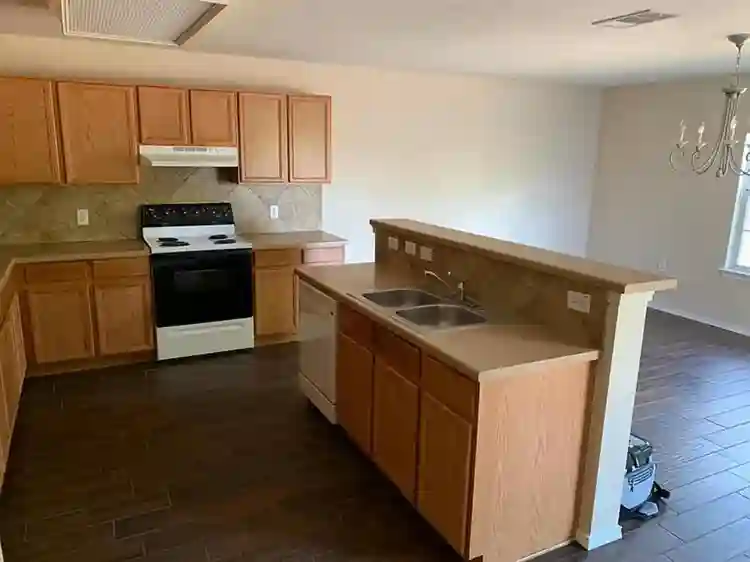 3bedr00m apartment's