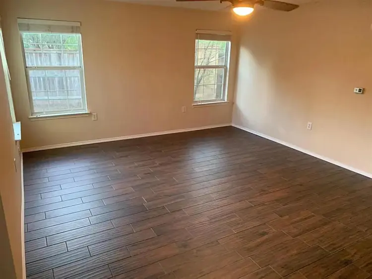 3bedr00m apartment's