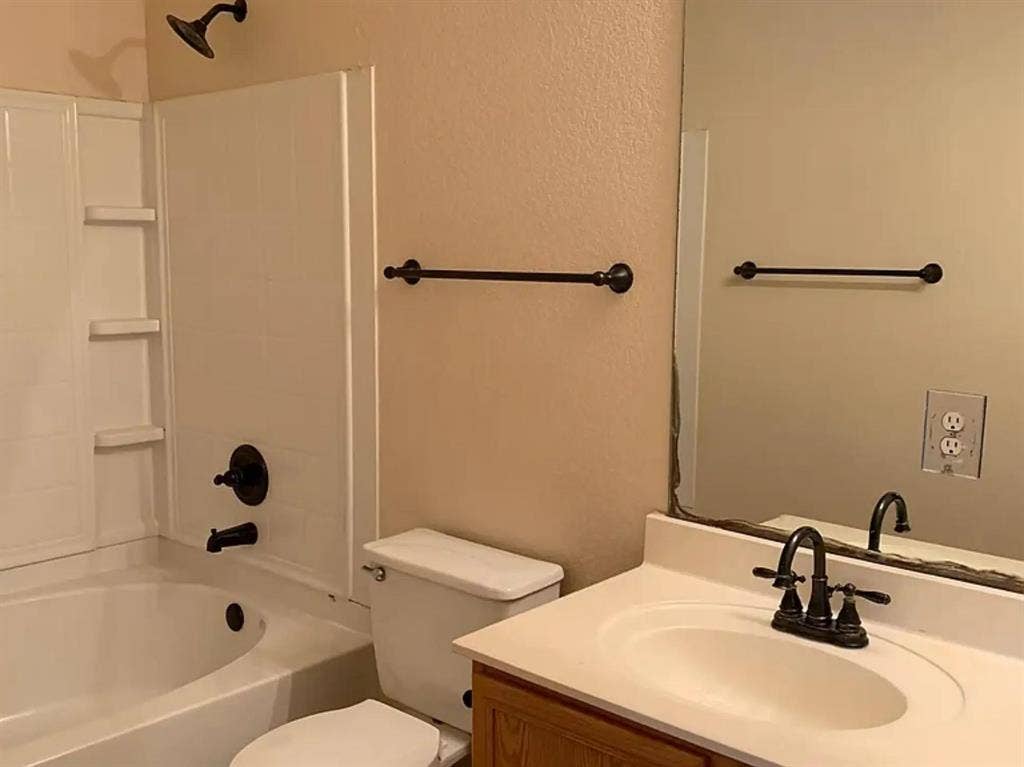 3bedr00m apartment's