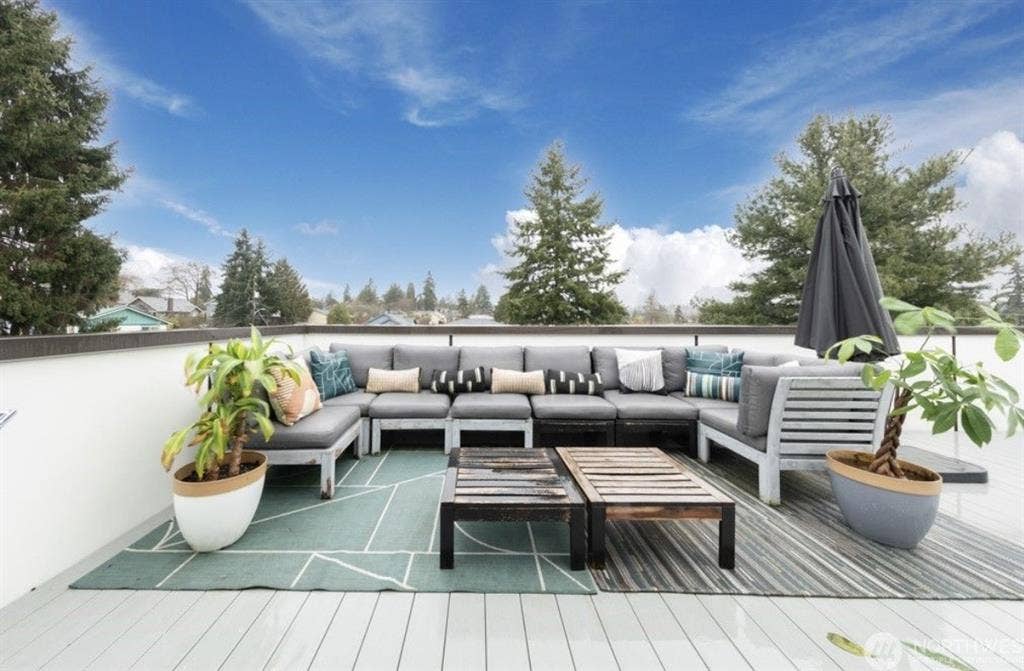 Greenwood Townhouse for Rent