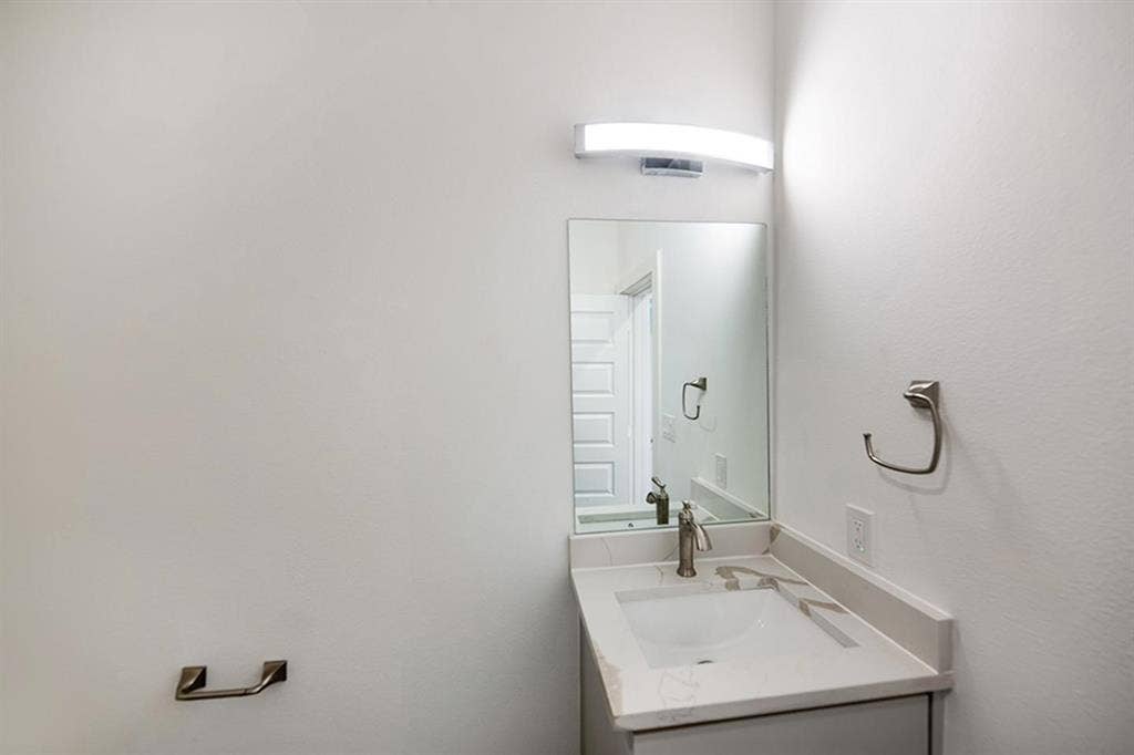 3 BR in Dallas
