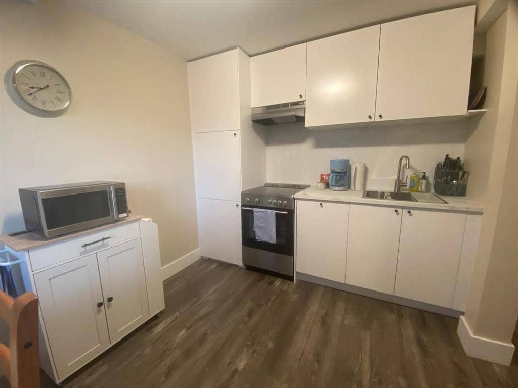 Commercial Drive Garden Suite