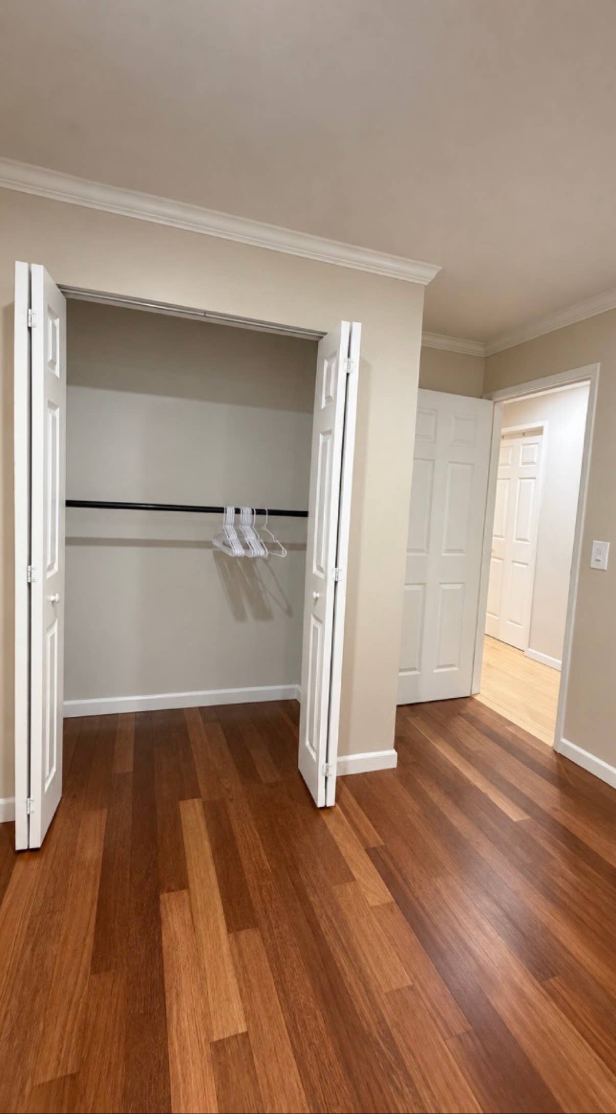 Looking for 1 Female roommate