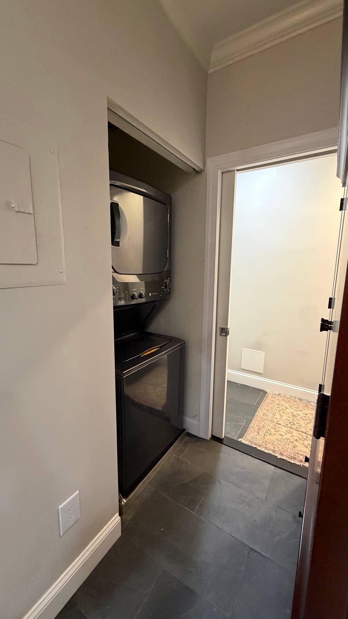 Looking for 1 Female roommate