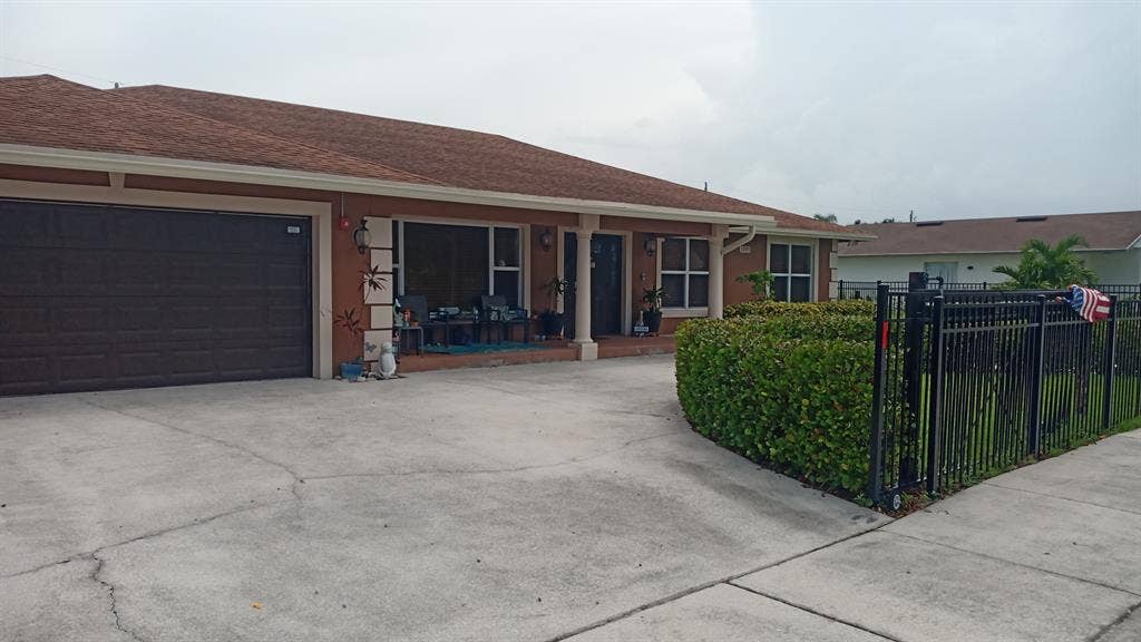 Come See for Rent in Riviera Beach