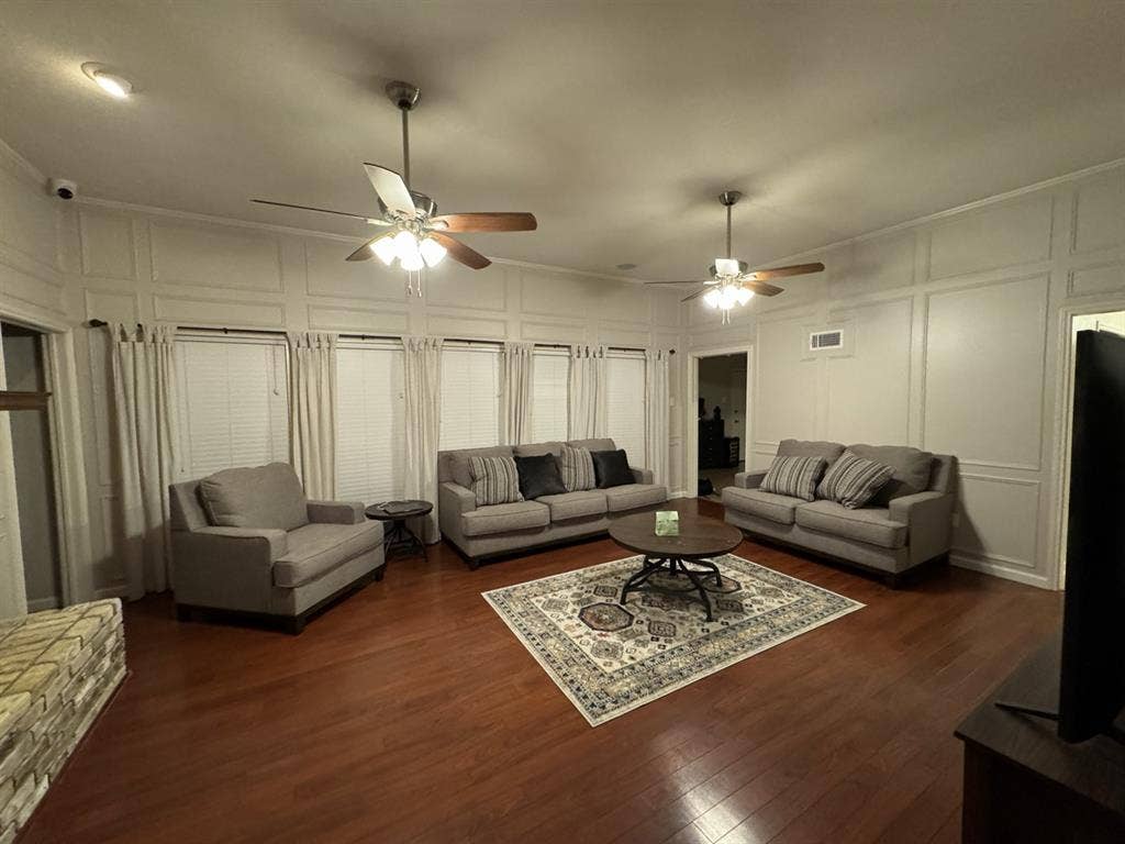 Private Bedroom for Rent!!