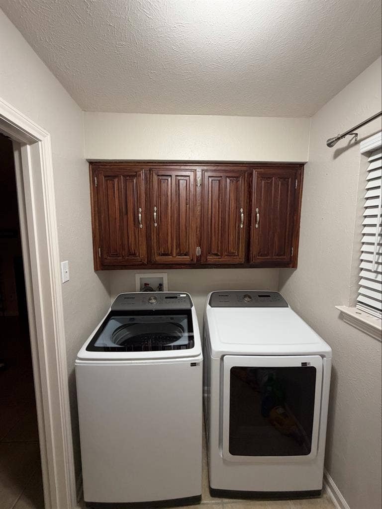 Private Bedroom for Rent!!