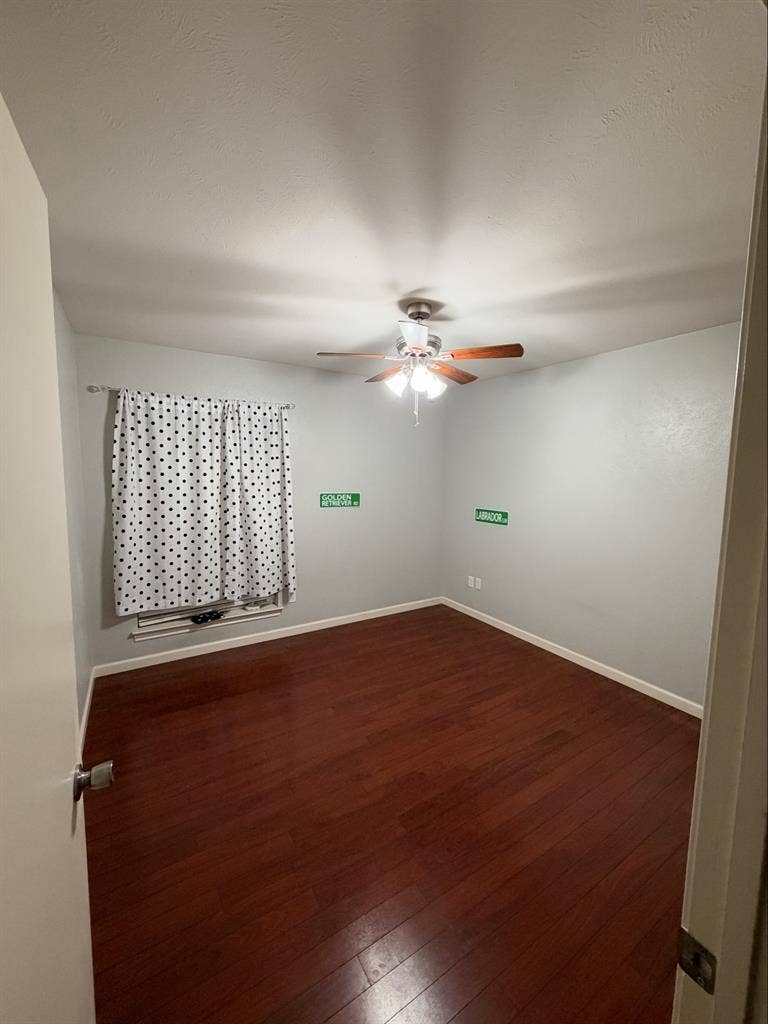 Private Bedroom for Rent!!