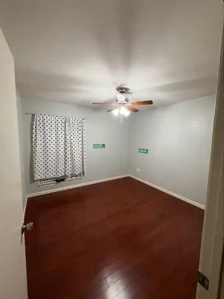 Private Bedroom for Rent!!