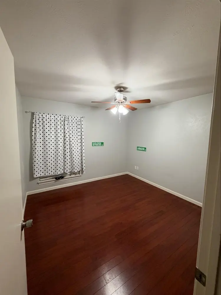Private Bedroom for Rent!!