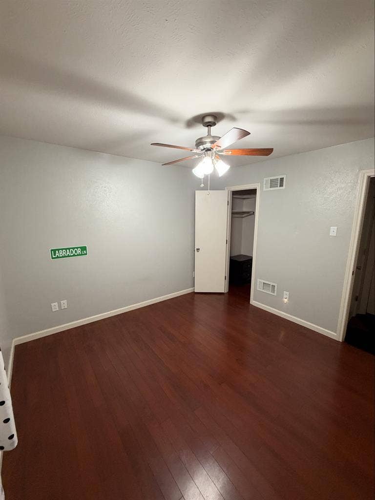 Private Bedroom for Rent!!