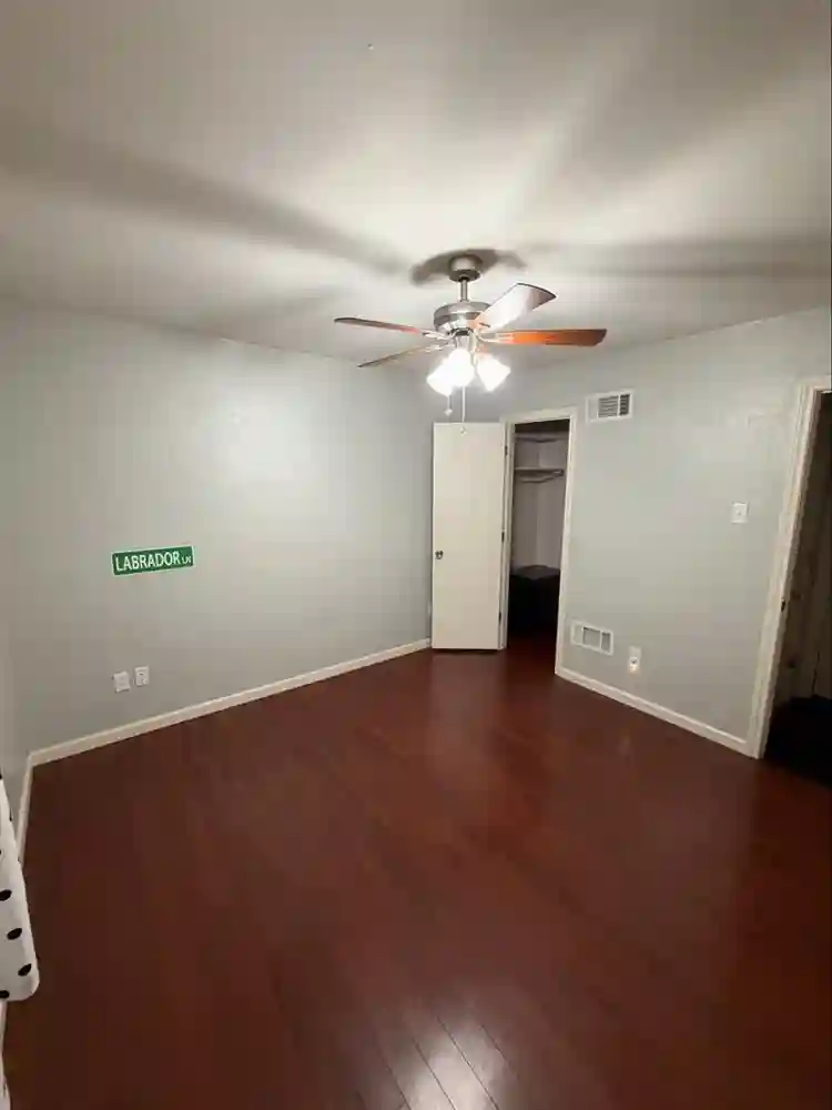 Private Bedroom for Rent!!
