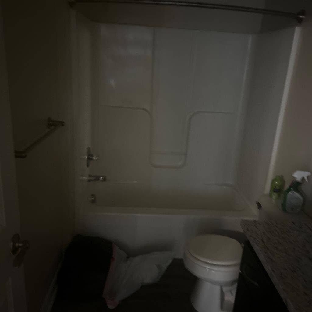 Looking for roommate