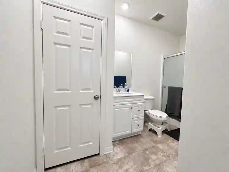 Furnished Room $800/mo Near UCR