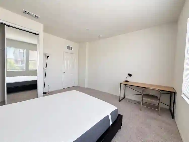 Furnished Room $800/mo Near UCR