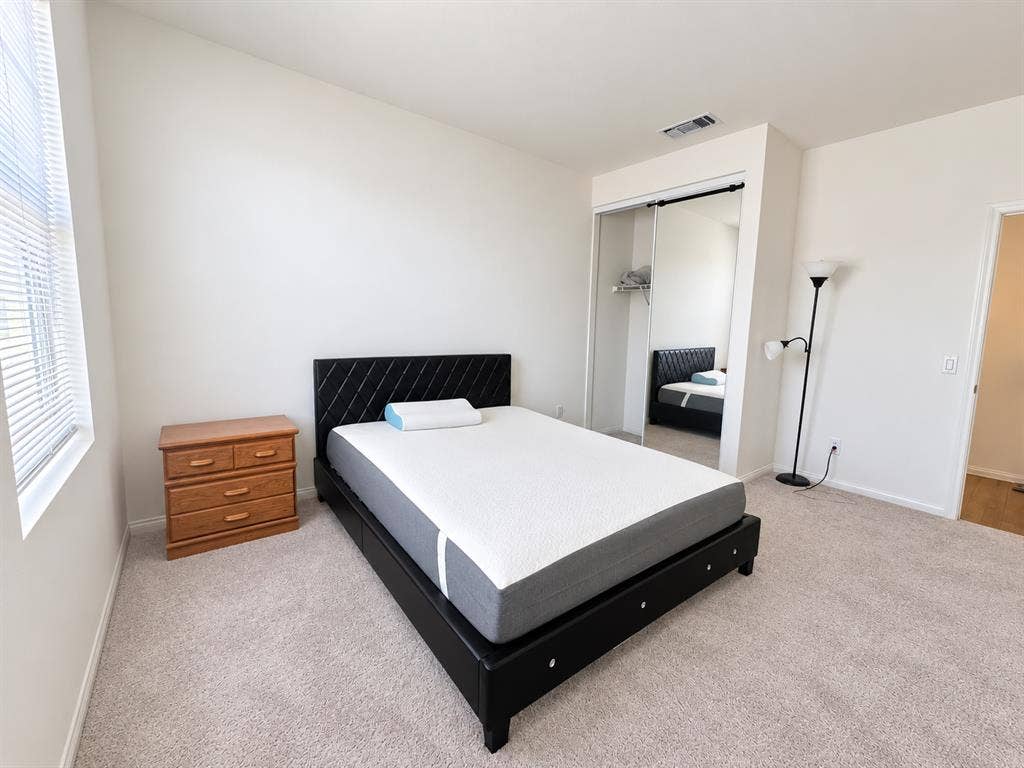 Furnished Room $800/mo Near UCR