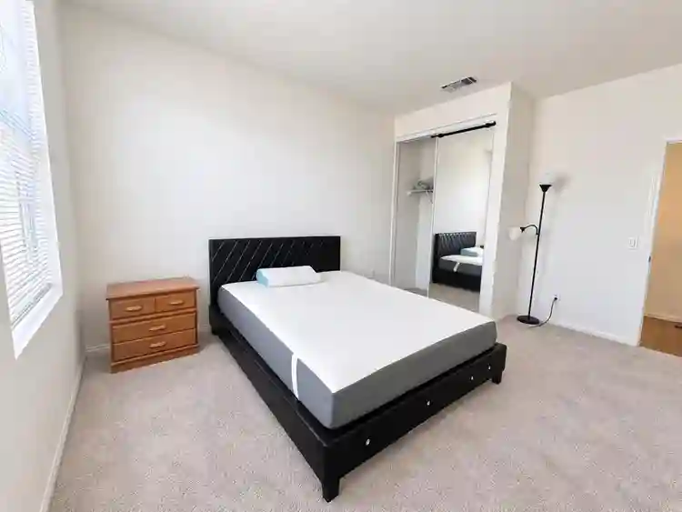 Furnished Room $800/mo Near UCR